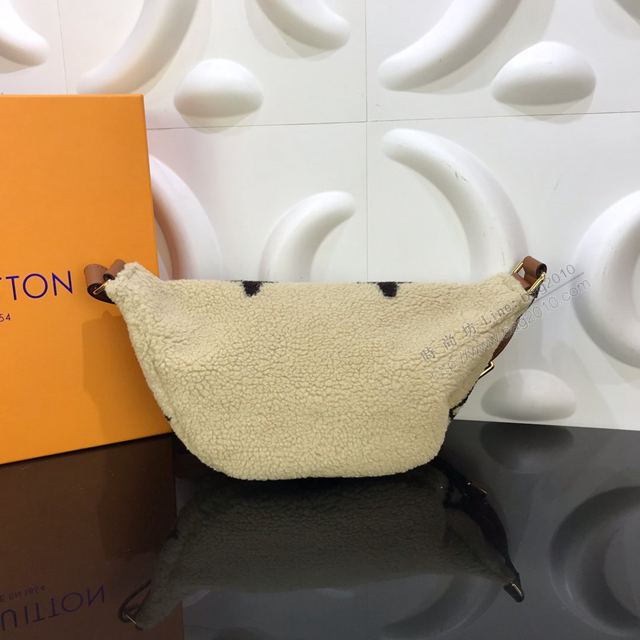 LV包 LV腰包 M55425 Monogram Teddy系列 LV羊毛腰包  ydh3291